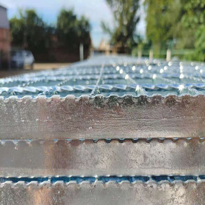 Metal Building Serrated Steel Grating Drain Car Park Drainage Steel Grating