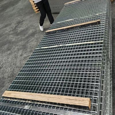 Modern Industrial Steel Grating Welding Process 30mm Bearing Bar Spacing For Efficiency