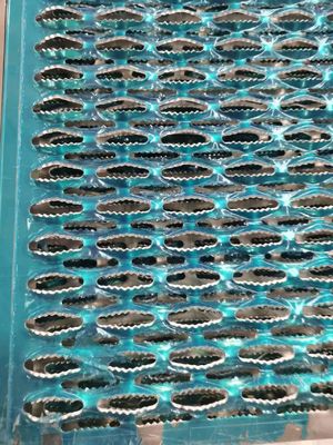 Contrefiche de poignée de passage râpant 5052 galvanisés ou en aluminium feuillard perforé