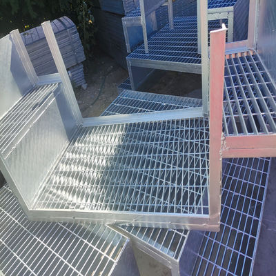 La Manche de marche discordante en acier industrielle de plate-forme de pétrole a galvanisé