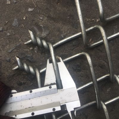 Hauteur 1,5 m Ferme 4,0 mm Diamètre du fil de fer Lien de chaîne Clôture galvanisée