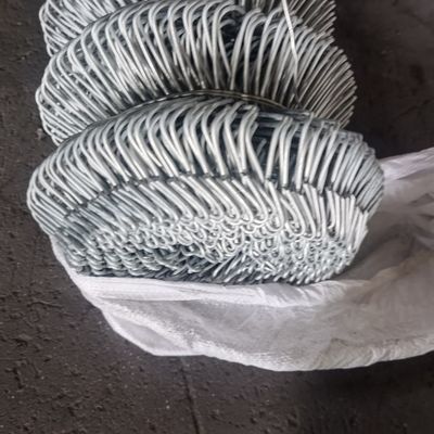 Hauteur 1,8m fil de diamètre 4 mm de maille 90*90mm Sécurité Industrial Chain Link Rideau