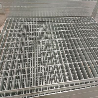 Depuis 1990, les grilles d'acier industriel avec soudage brillant sur la surface