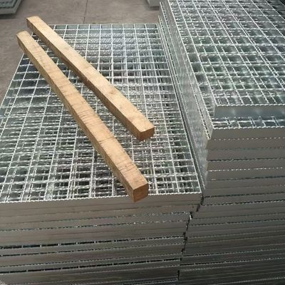 À propos de la grille en acier en zigzag utilisée dans l'atelier d'usinage