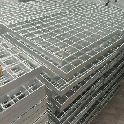 La grille en acier industriel est la solution ultime pour les sols dans les zones à fort trafic