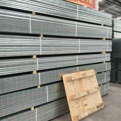 Grille en acier industriel personnalisable et polyvalent pour diverses applications