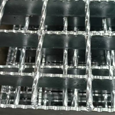 30 mm Bar plat soudage de revêtement en acier grille de revêtement de surface moderne brillante