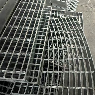 30 mm de grille de revêtement de sol en acier bar plate processus de soudage galvanisé à chaud