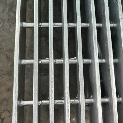 Surface d'argent machine de grille d'acier industriel soudé sous pression faciles installations depuis 1990