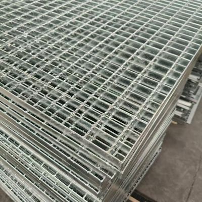 Grille d'acier dentelé de première qualité pour des surfaces de marche sûres et sécurisées dans n'importe quel environnement