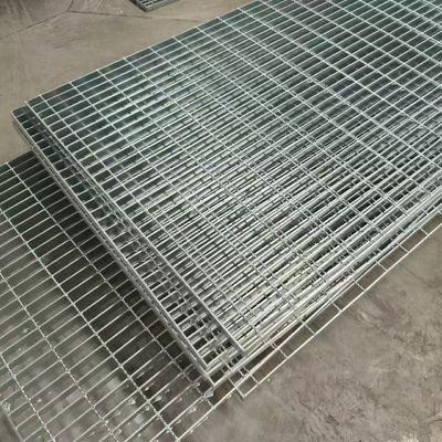 Réseau en acier dentelé polyvalent