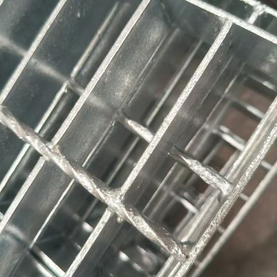 Des grilles d'acier faciles à nettoyer: simplifier l'entretien