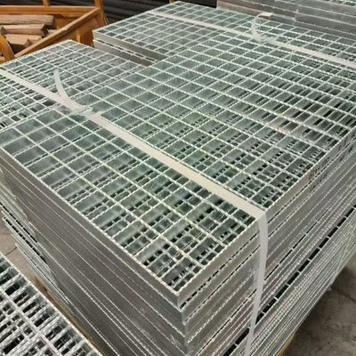 Des grilles en acier à barres en T: robustes, polyvalentes et faciles à installer