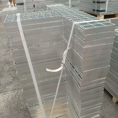 Grilles métalliques en treillis: conception ouverte et aérée pour la ventilation et la lumière