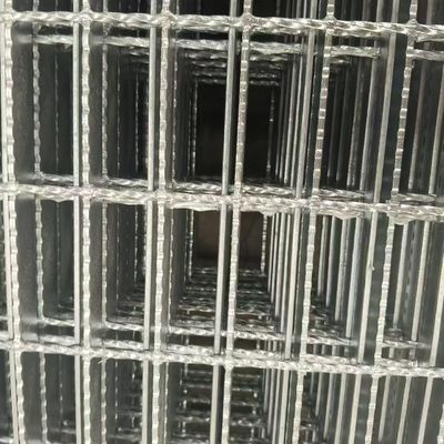 Des grilles en acier isolant: économes en énergie et confortables