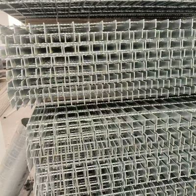 Grille en acier ventilée, pour maintenir la circulation de l'air