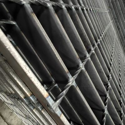 Grille antidérapant en acier inoxydable facile à installer Excellente durabilité et résistance à la corrosion