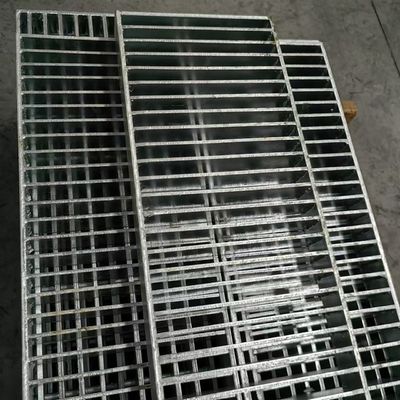Grille en acier rectangulaire galvanisé antidérapant avec une excellente résistance à l'abrasion