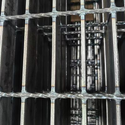 Grille antidérapante sur mesure avec une résistance supérieure à la corrosion