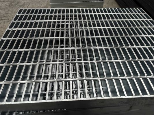 Argile moderne 3 mm Barre transversale de piqûre industriel soudé grille en acier galvanisé à chaud surface lisse