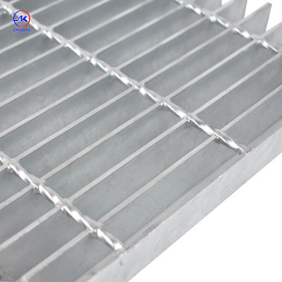 Grille d'acier industriel 30 mm Barre de roulement espacement 1000x1000 mm Brillante sur la surface pour les applications lourdes