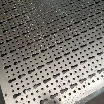 Panneau de revêtement en métal perforé thermolaqué pour projets architecturaux modernes