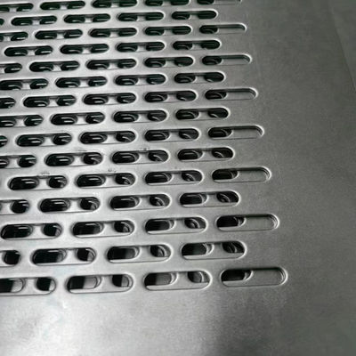 Plafonnier perforé en alliage d'aluminium, bon marché, grille de passerelle industrielle avec finition anodisée, métal maillé