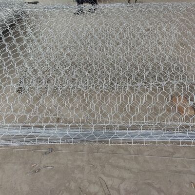 Grillage de gabions en fil métallique, caractérisé par des fils métalliques de haute résistance tissés en cages pour l'ingénierie hydraulique et la gestion environnementale