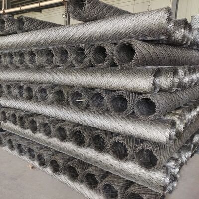 Plaque métallique élargie légère et facile à installer avec une structure simple adaptée à la construction industrielle et à la décoration