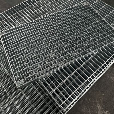Les caillebotis industriels en acier présentent des paramètres professionnels et sont conformes aux normes de performance OSHA et EN.